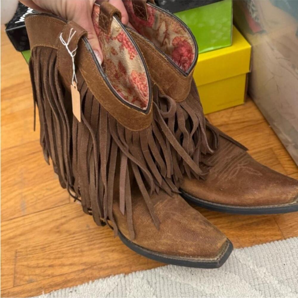 Ariat brown fringe boots cowboy